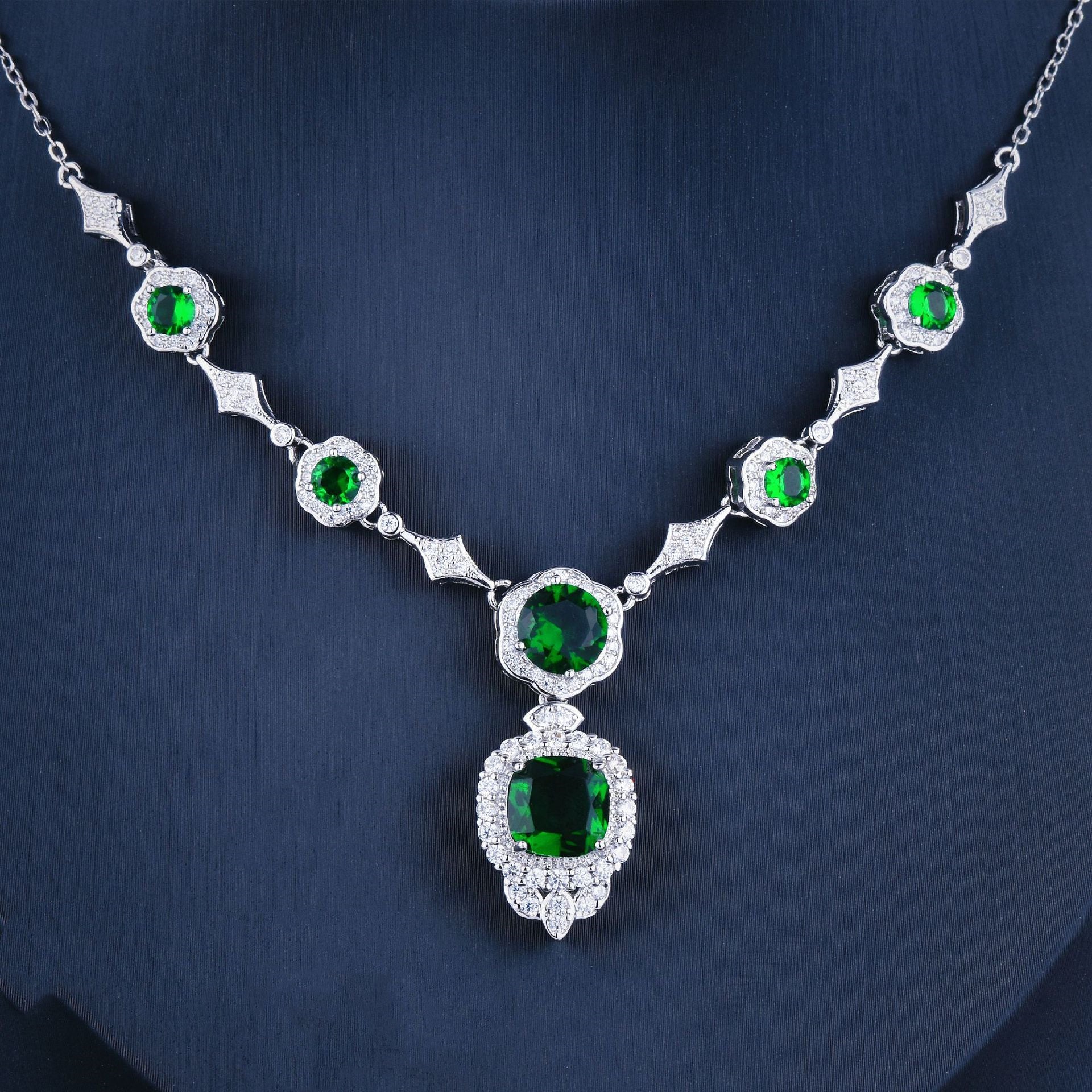 Noble Diamond Green Gem Evening Dress Chain Pendant Necklace Set - Minihomy