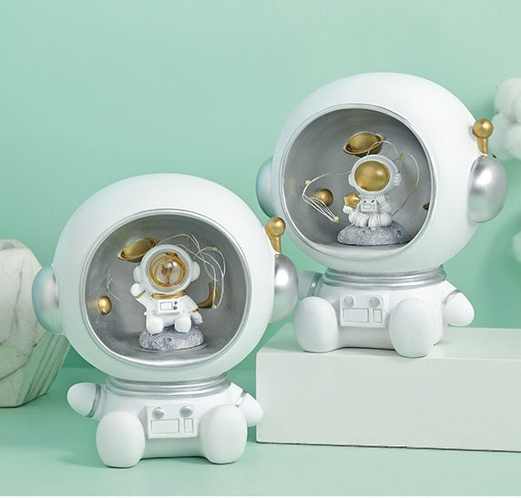 Astronaut Night Light Piggy Bank: Cute Resin Decor for Home & Desk - Minihomy