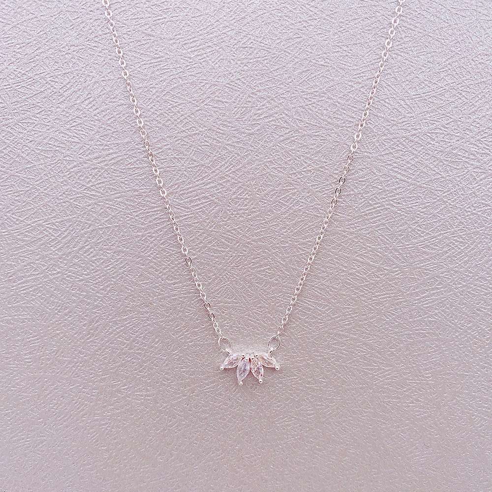 Fashion Jewelry Minimalist Shining Flower Petal Necklace For Women Girls Lotus Flower Pendant Necklace Female Party Anniversary Jewelry Gift - Minihomy