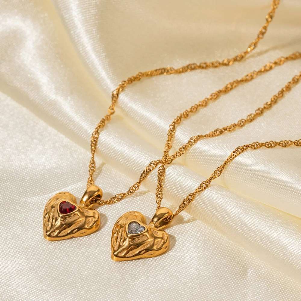 Alloy Heart-shaped Necklace With Diamond: Fashion INS Style Love Necklace - Minihomy