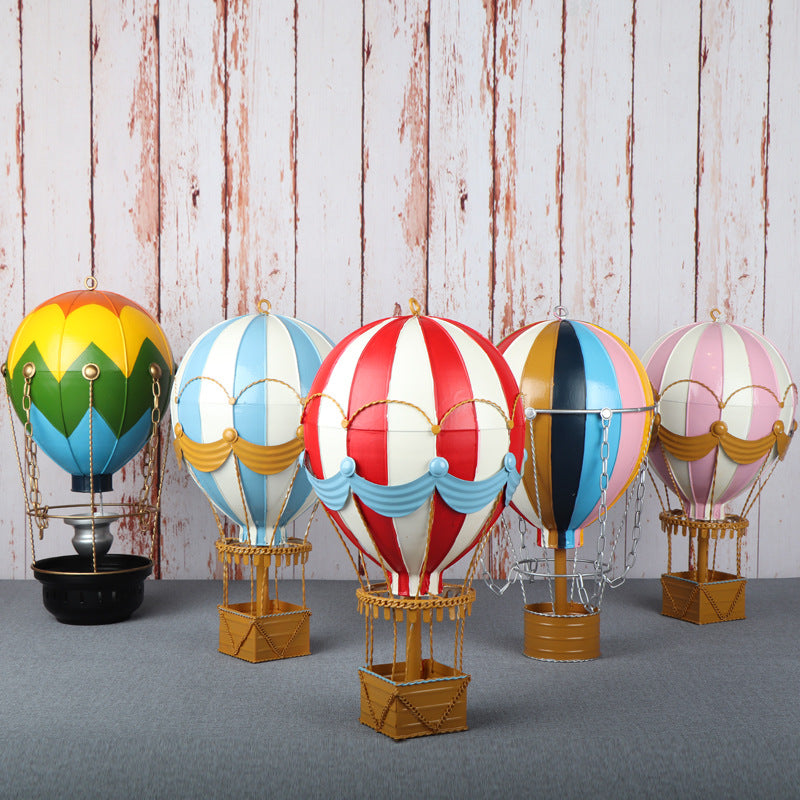 Retro simulation hot air balloon model