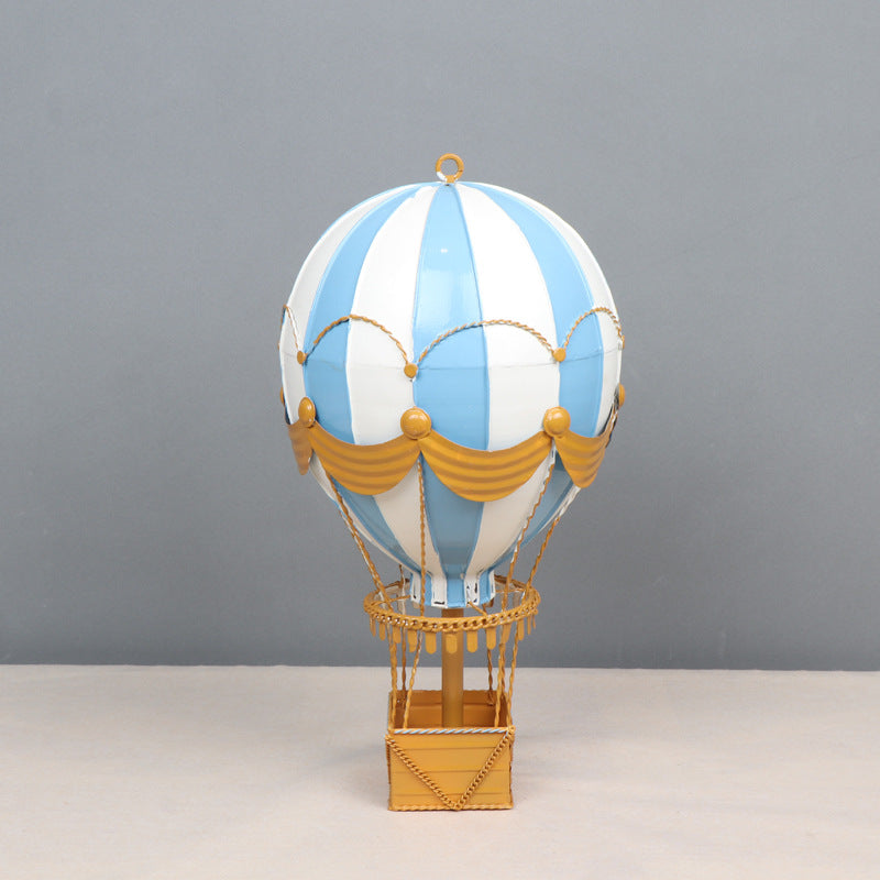 Retro simulation hot air balloon model