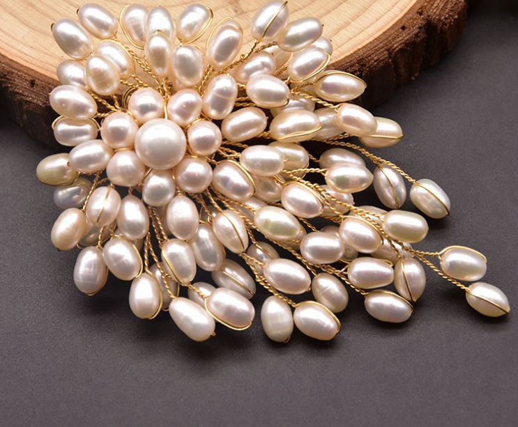 Handcrafted Natural Pearl Brooch - European and American Retro Style - Minihomy