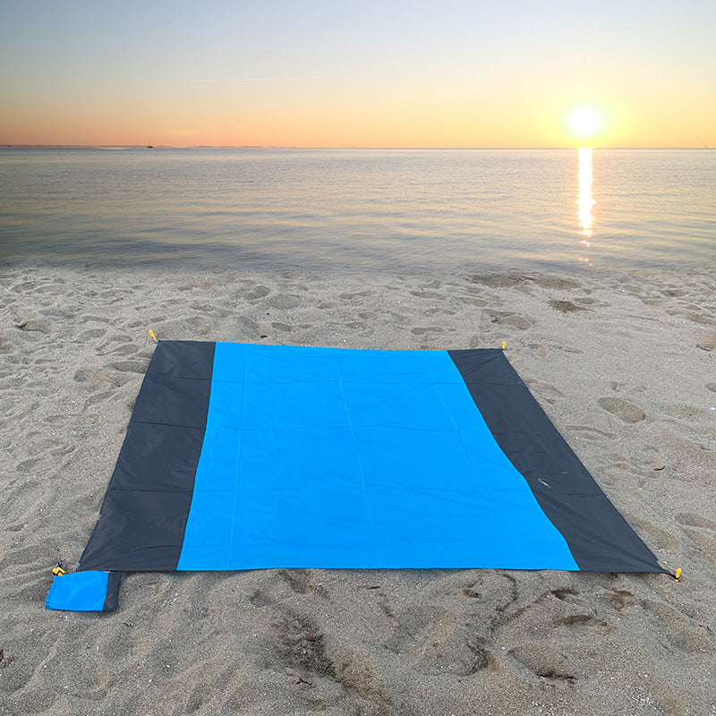 Outdoor Camping Waterproof And Convenient Foldable Two-color Picnic Mat - Minihomy