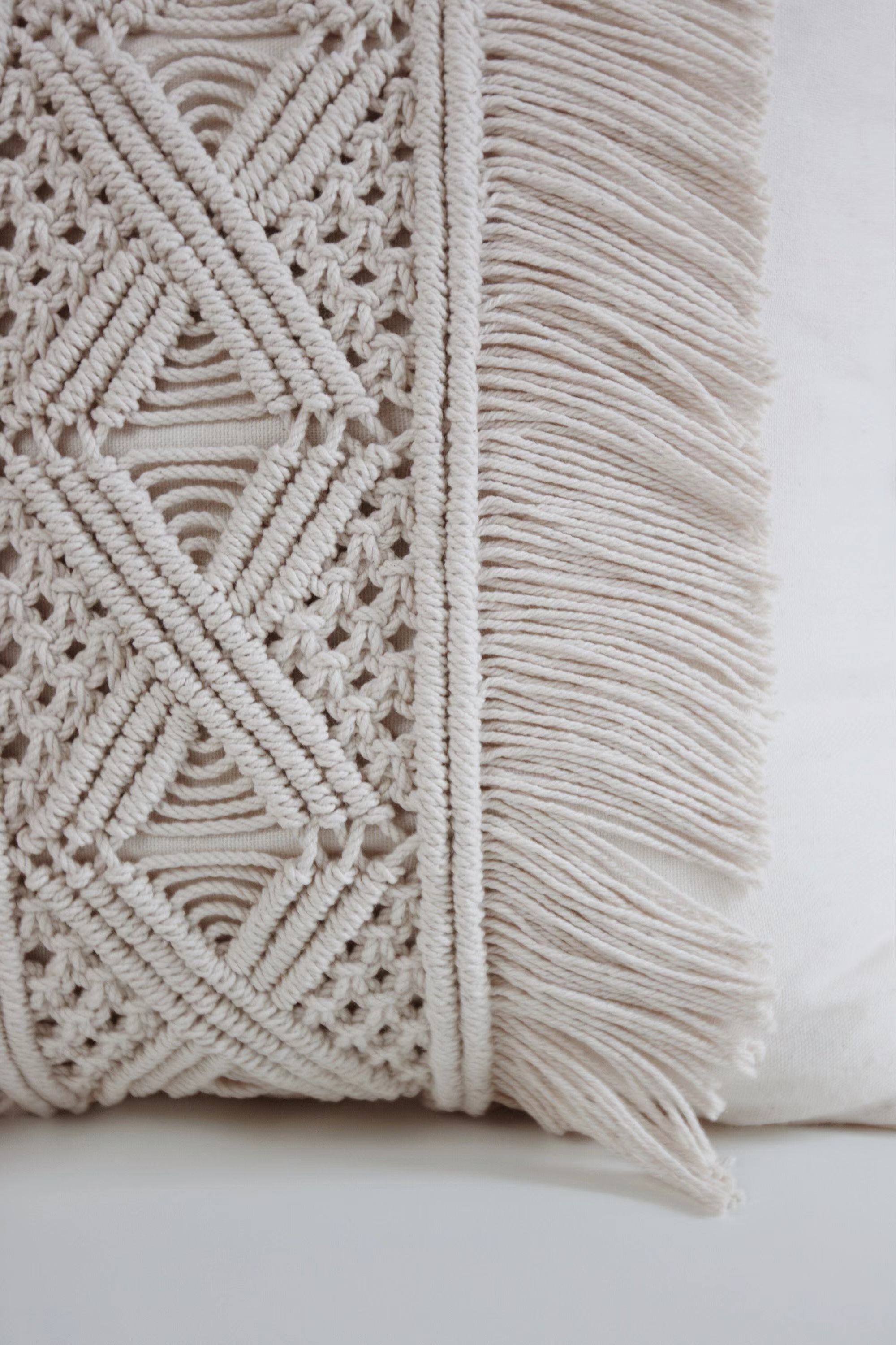 Woven tassel pillowcase